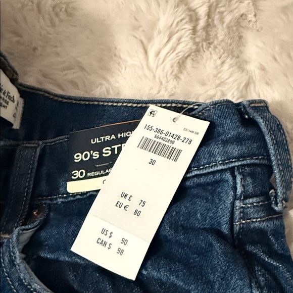 Womens ultra high rise 90s Straight Blue Jeans- BRAND NEW W TAGS ABERCROMBIE - Picture 14 of 14